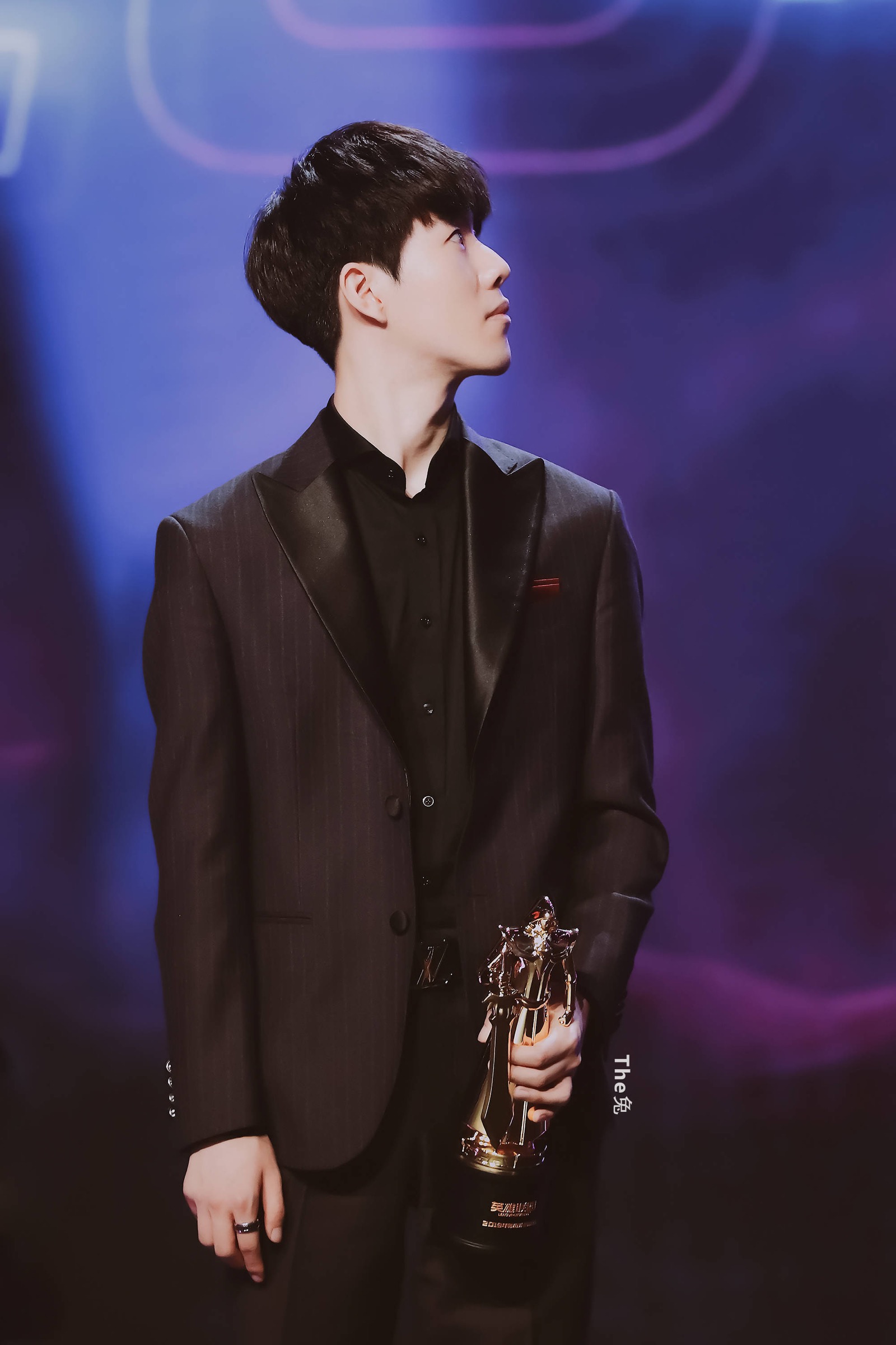 发言矛盾 发言矛盾