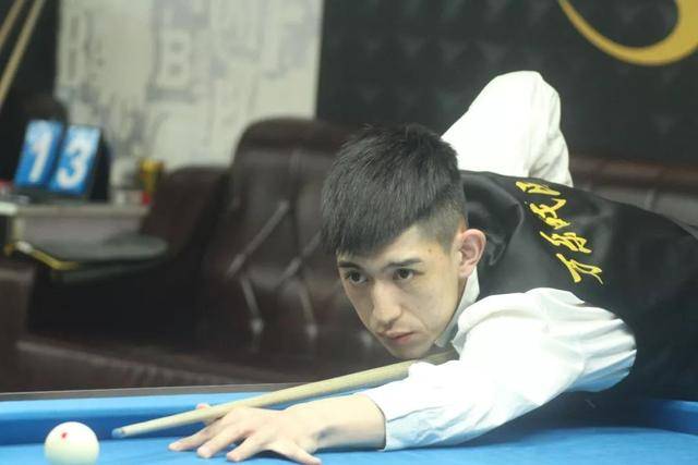 随后两站在 随后两站在